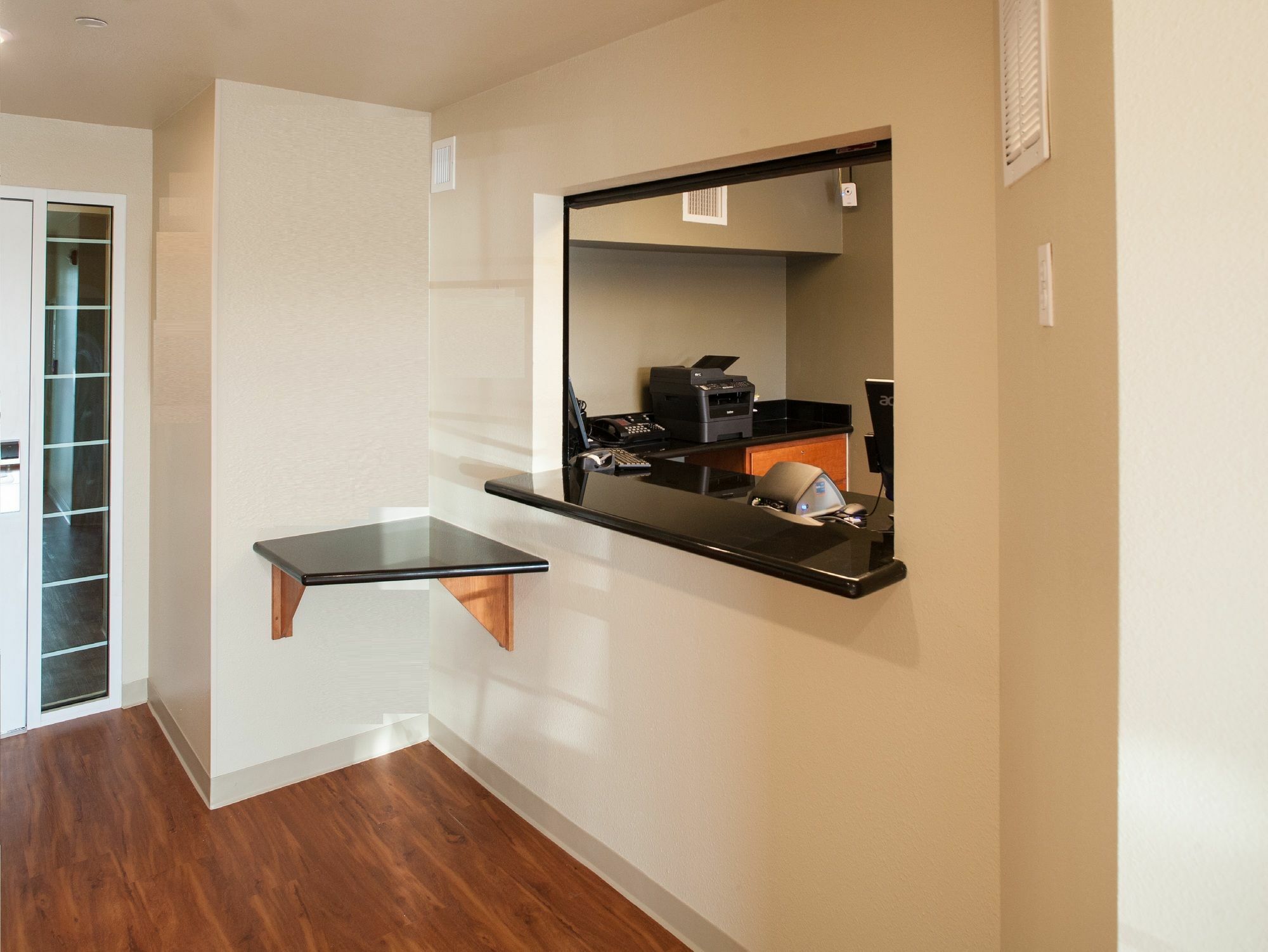 קאטי Woodspring Suites Houston I-10 West מראה חיצוני תמונה